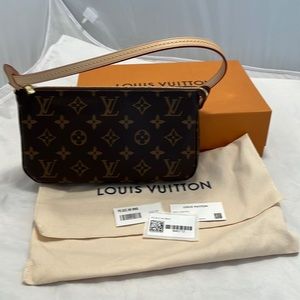 Louis Vuitton Pochette accessoires (M40712) in 2023